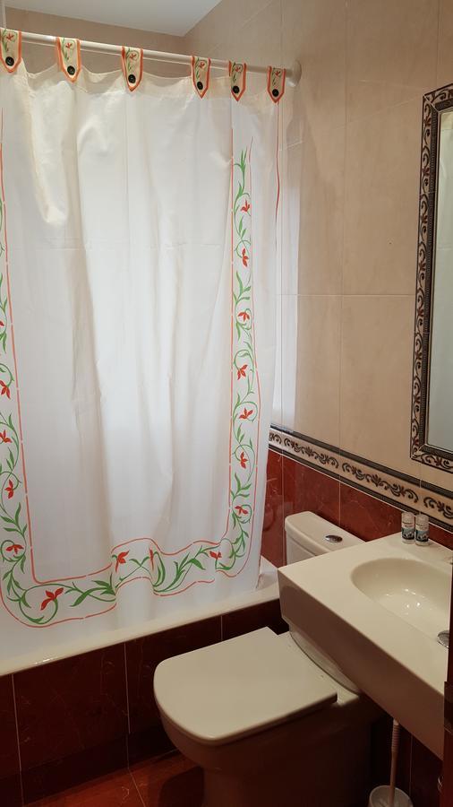 Hostal Rosi Laredo Exteriör bild