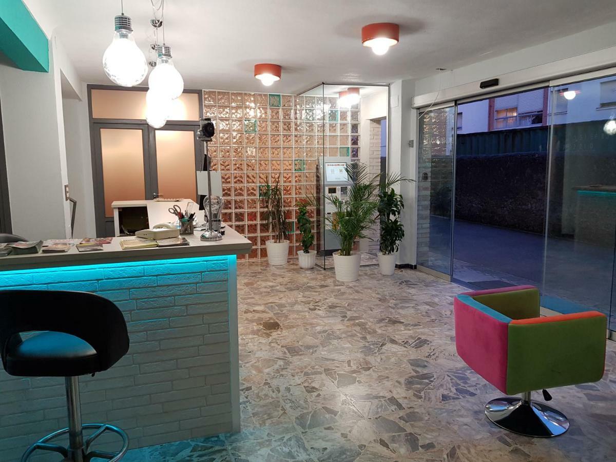 Hostal Rosi Laredo Exteriör bild