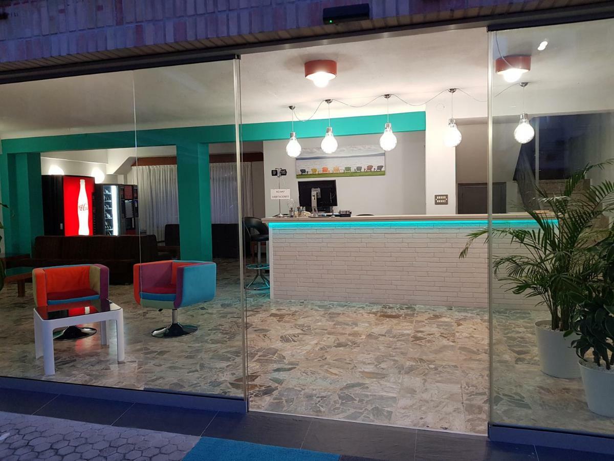 Hostal Rosi Laredo Exteriör bild
