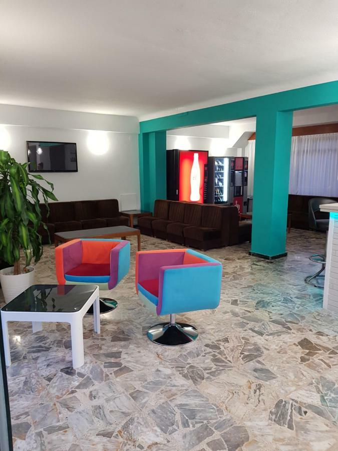 Hostal Rosi Laredo Exteriör bild